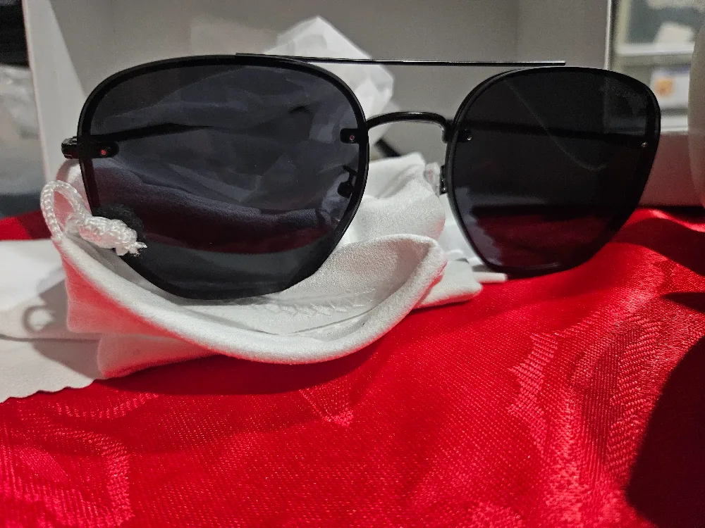 Marc Jacobs Sunglasses with Case image indicator(4)