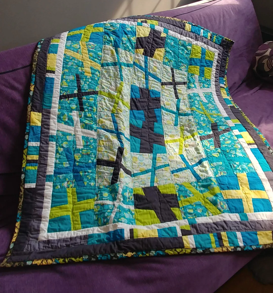 Handmade Quilt - Wonky Crisscrosses Design image indicator(2)