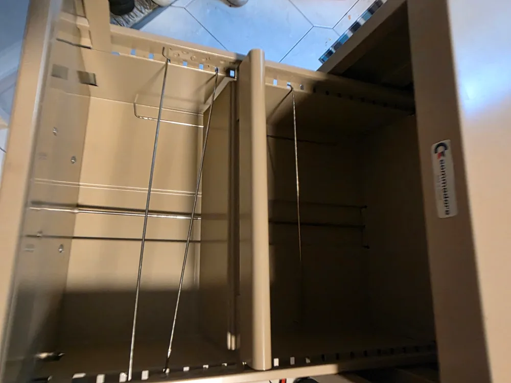 Commodore Filing Cabinet - Beige image indicator(3)