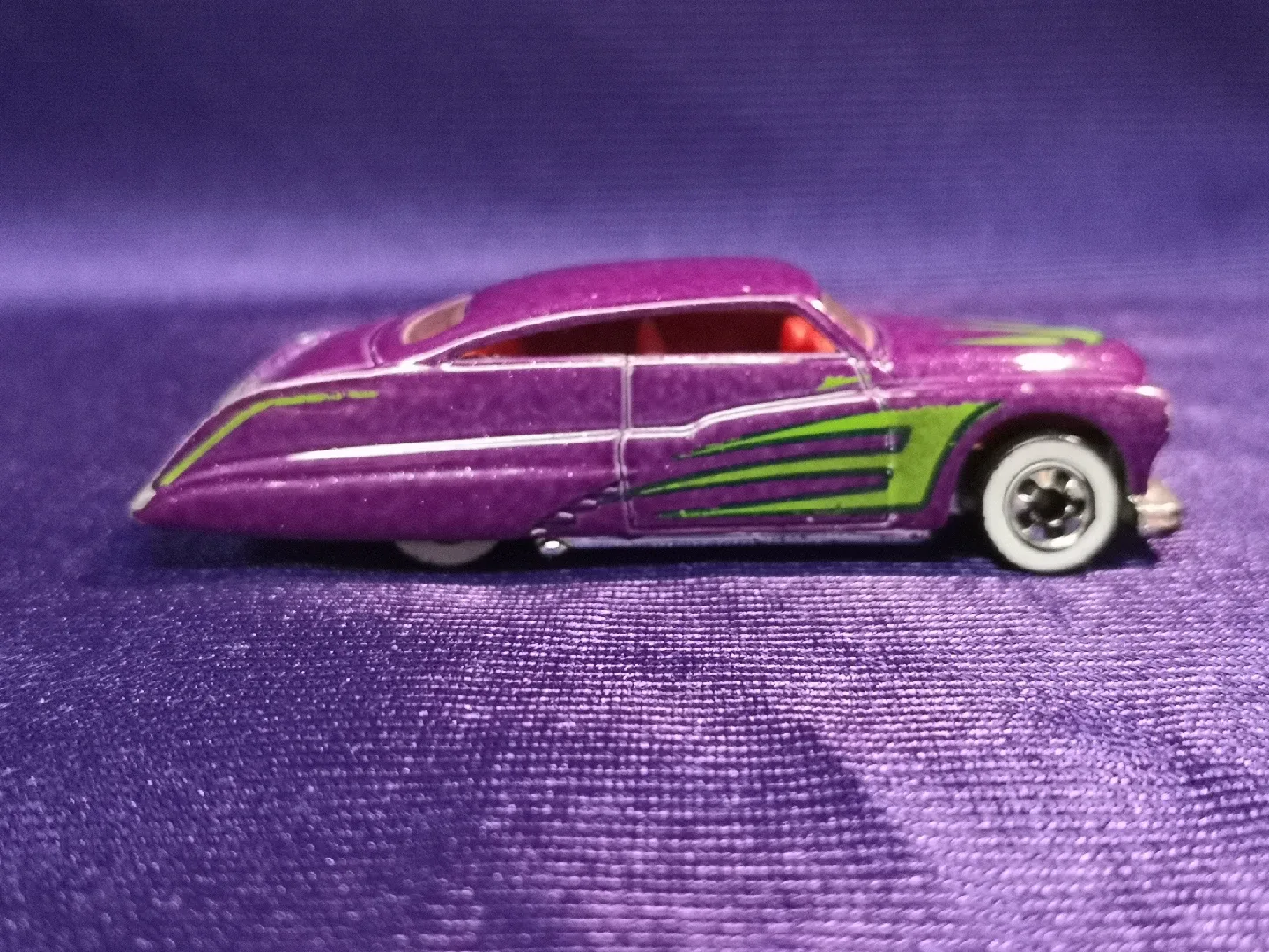 1989 Original Purple Passion ~ Hot Wheels ~ Mattel Inc. image indicator(10)