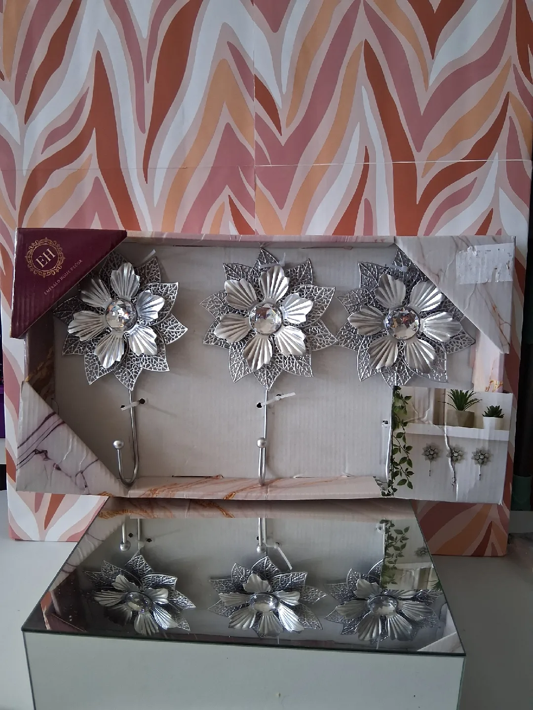 Emerald Home Decor Wall Accents thumbnail