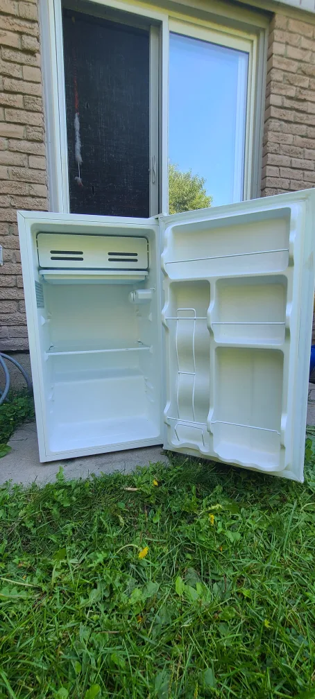 Master Chef Compact Mini Fridge - White