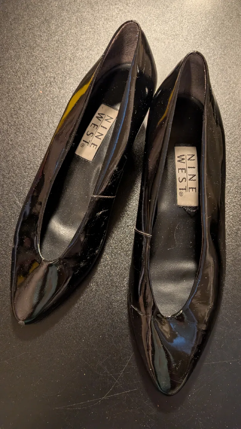 Nine West Black Patent Leather Heels - Size 8B thumbnail