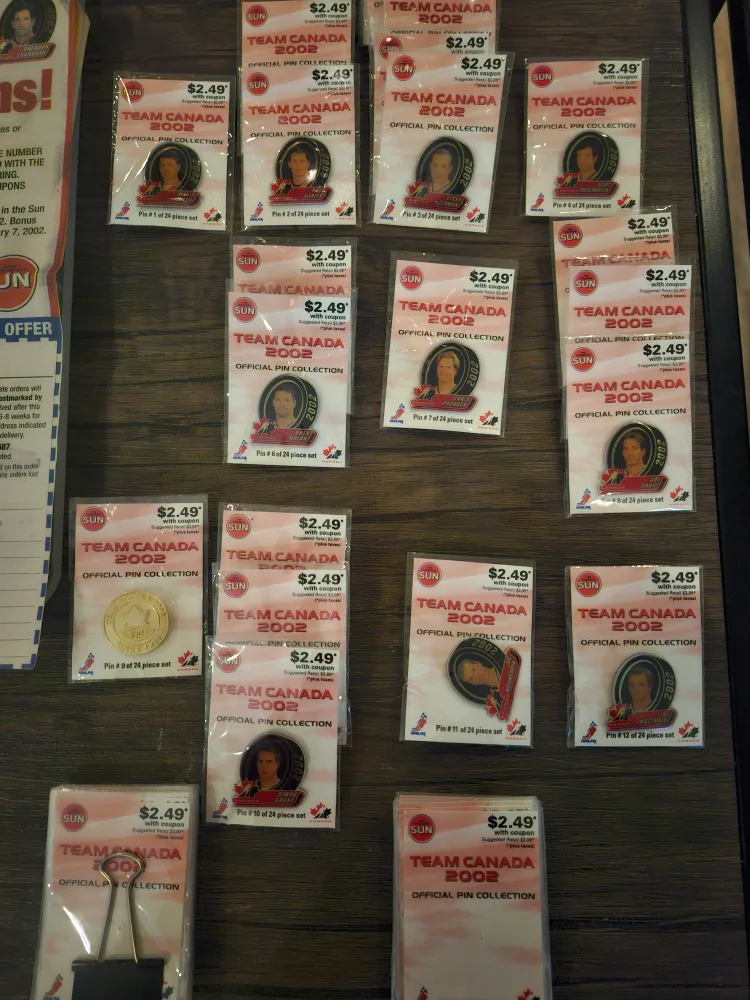 Team Canada 2002 Official Pin Collection thumbnail