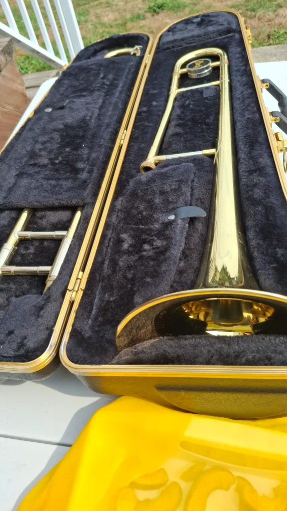 Bach Trombone with Case image indicator(6)