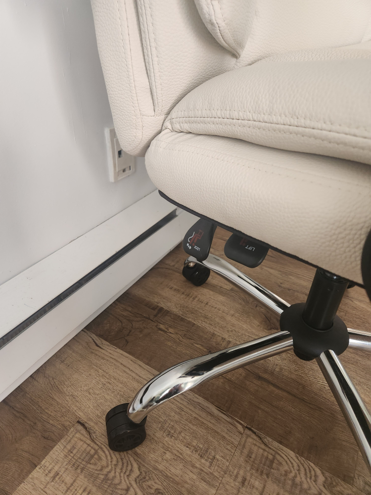 Cream faux Leather Office Chair with Footrest - photo 3