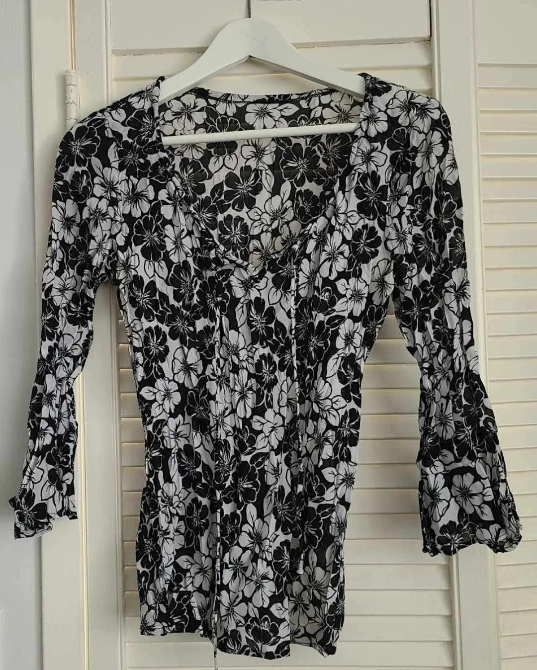 Floral Print Blouse size small thumbnail