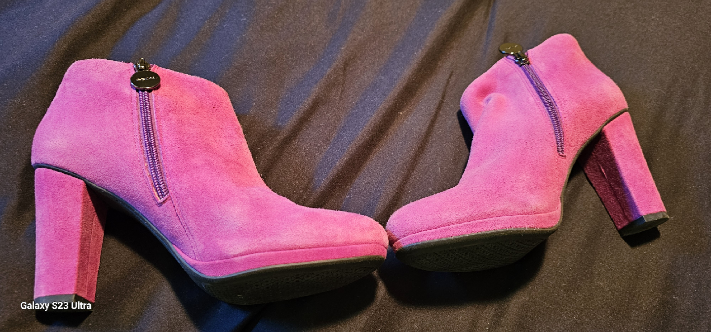 Geox Fuchsia Suede Ankle Boots - Size 9 - photo 4