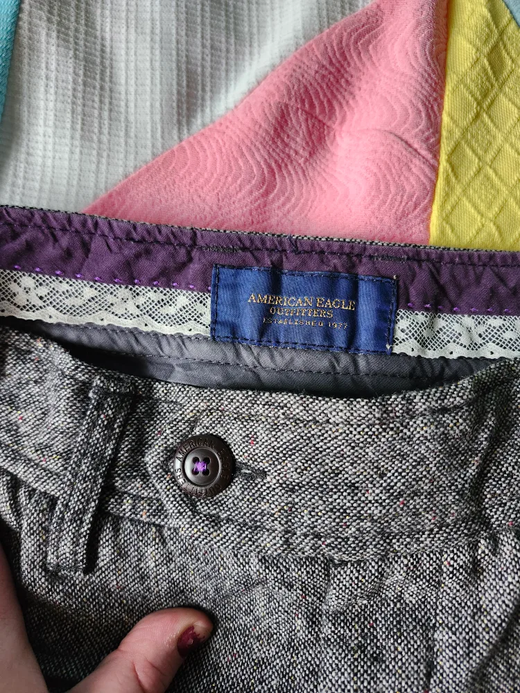 American Eagle twee grey shorts image indicator(4)