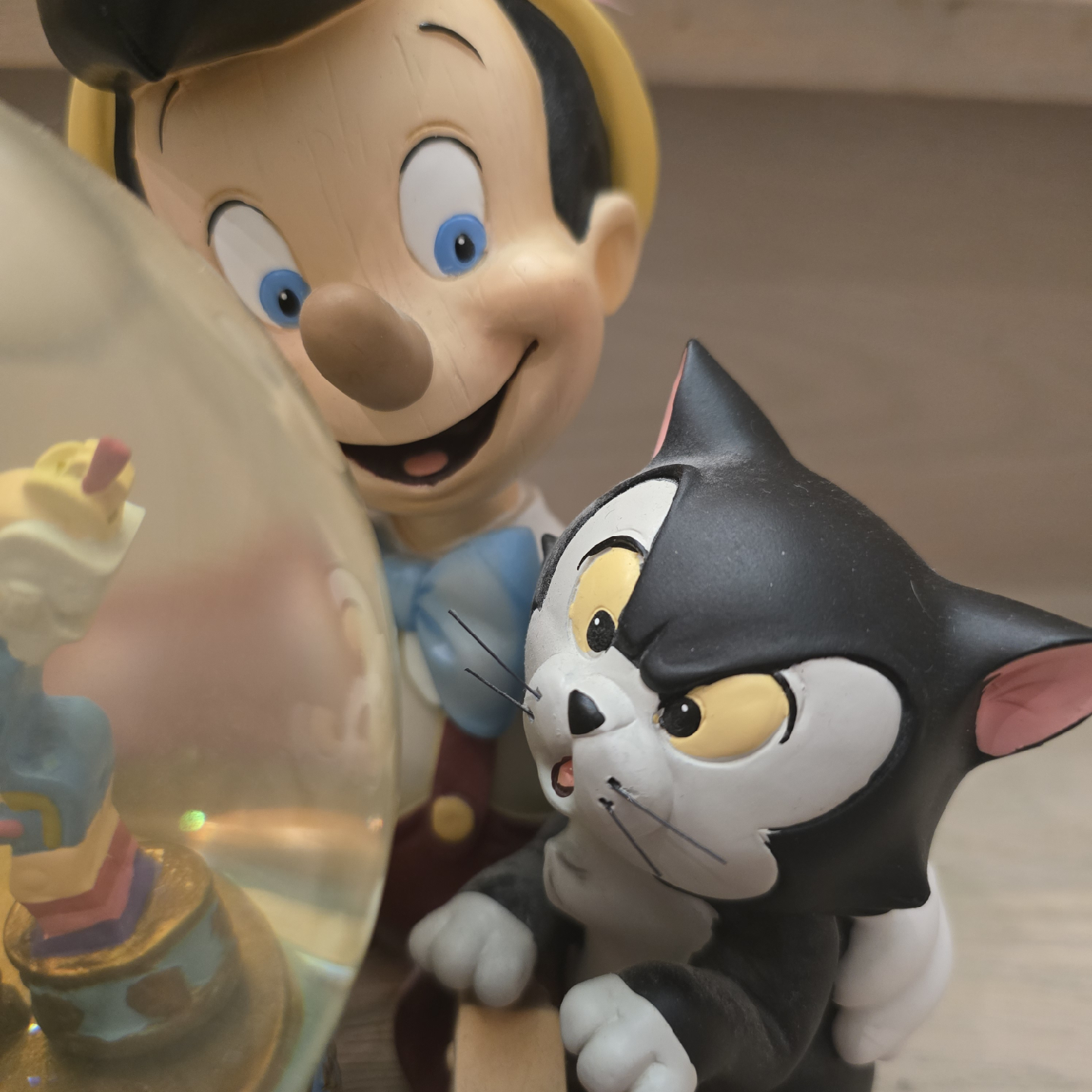 Disney Pinocchio and Figaro Musical Snow Globe - Brahm's Waltz - photo 3