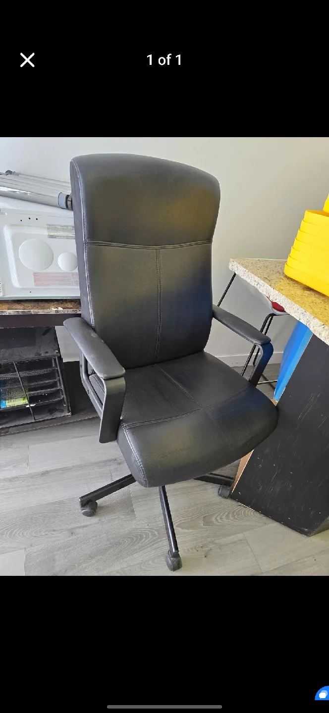 Black Office Chair thumbnail
