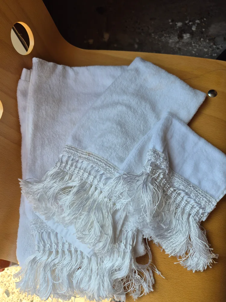 White Towel with Fringe, like new thumbnail