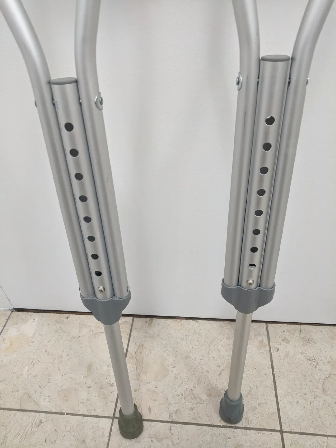 Adjustable Aluminum Crutches - Pair image indicator(2)
