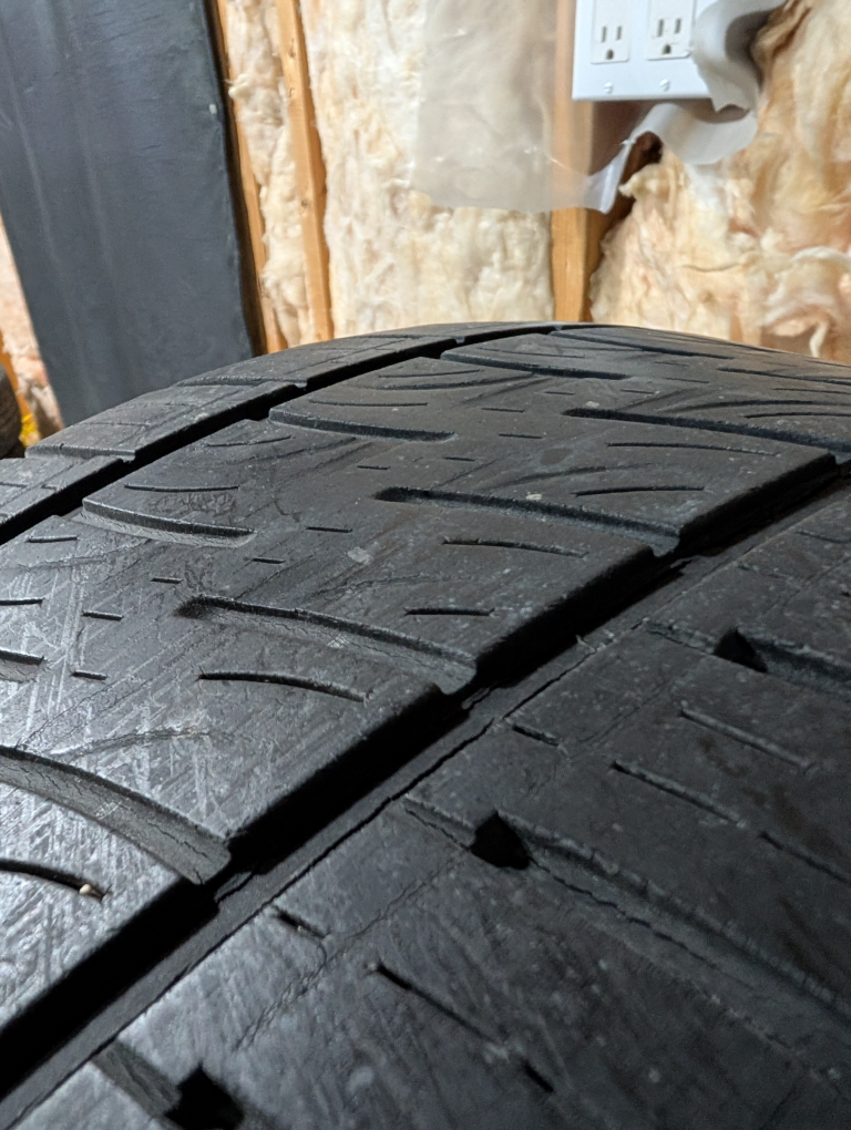 (4)-235/55R18 Venezia Crossroad Xt All Season Tires - photo 4