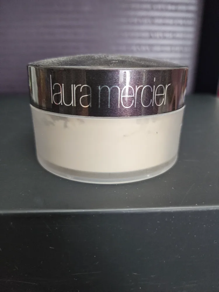 Laura Mercier Setting Powder thumbnail