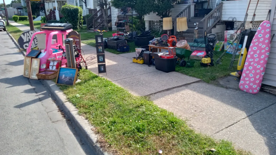 yard sell thumbnail