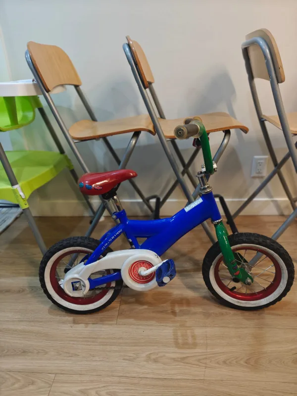 PJ Masks Kids' Bike - Blue & Green image indicator(3)