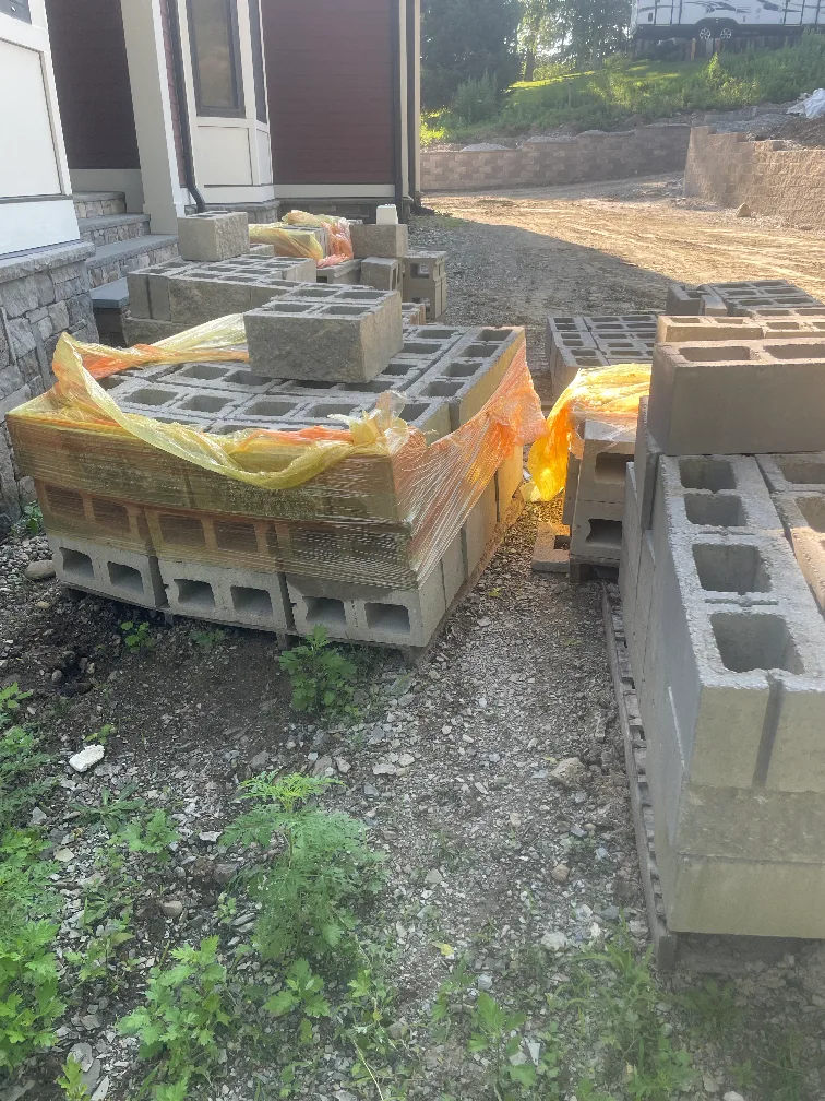  cinder blocks image indicator(4)