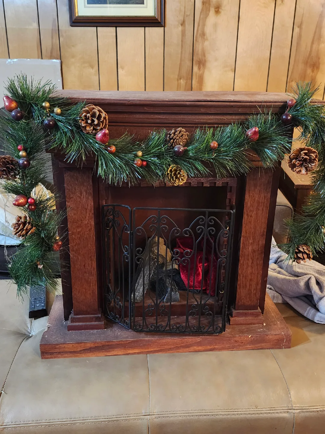 Decorative Fireplace with Garland thumbnail