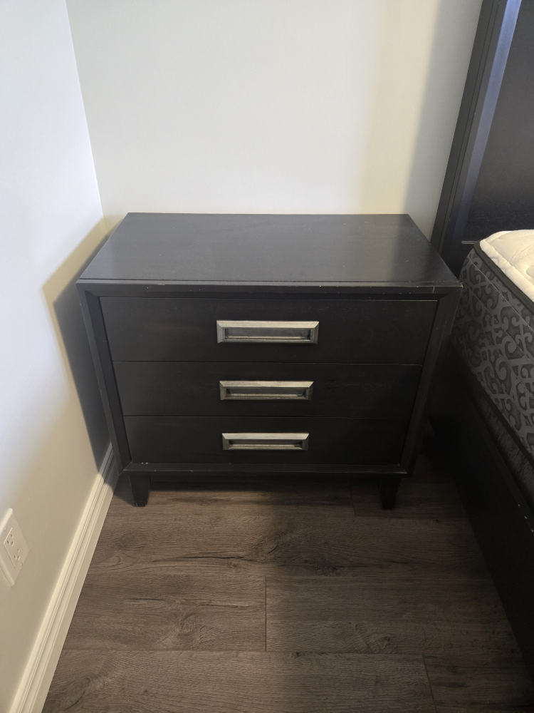 King size bed black Dresser and Nightstand Set - photo 3
