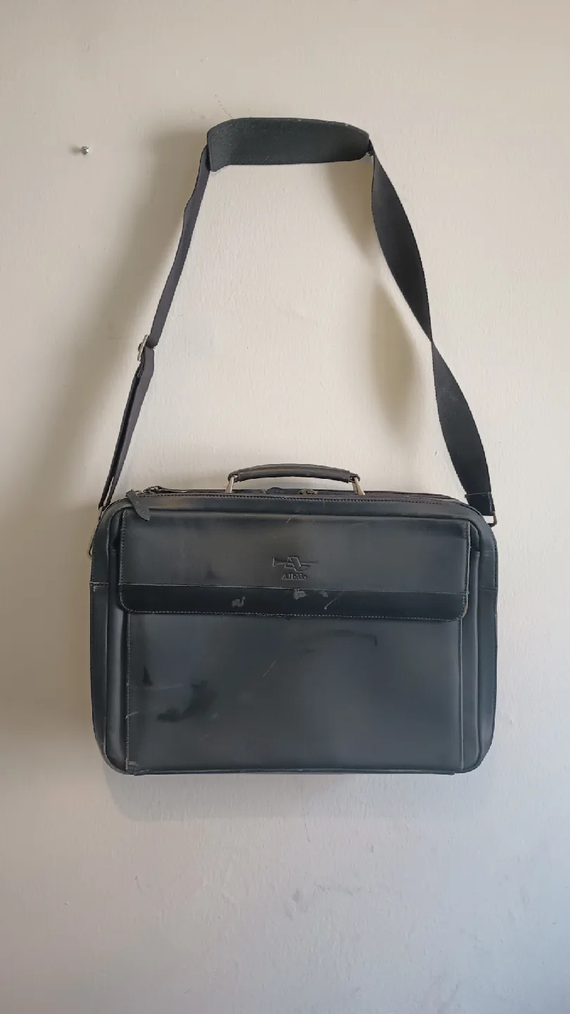 ALBÉDO Leather (Messenger Bag) thumbnail