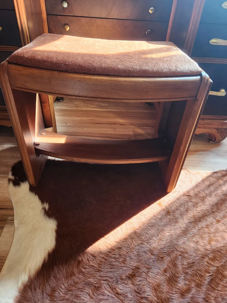 Vintage Vanity Set with Mirror and Stool image indicator(3)