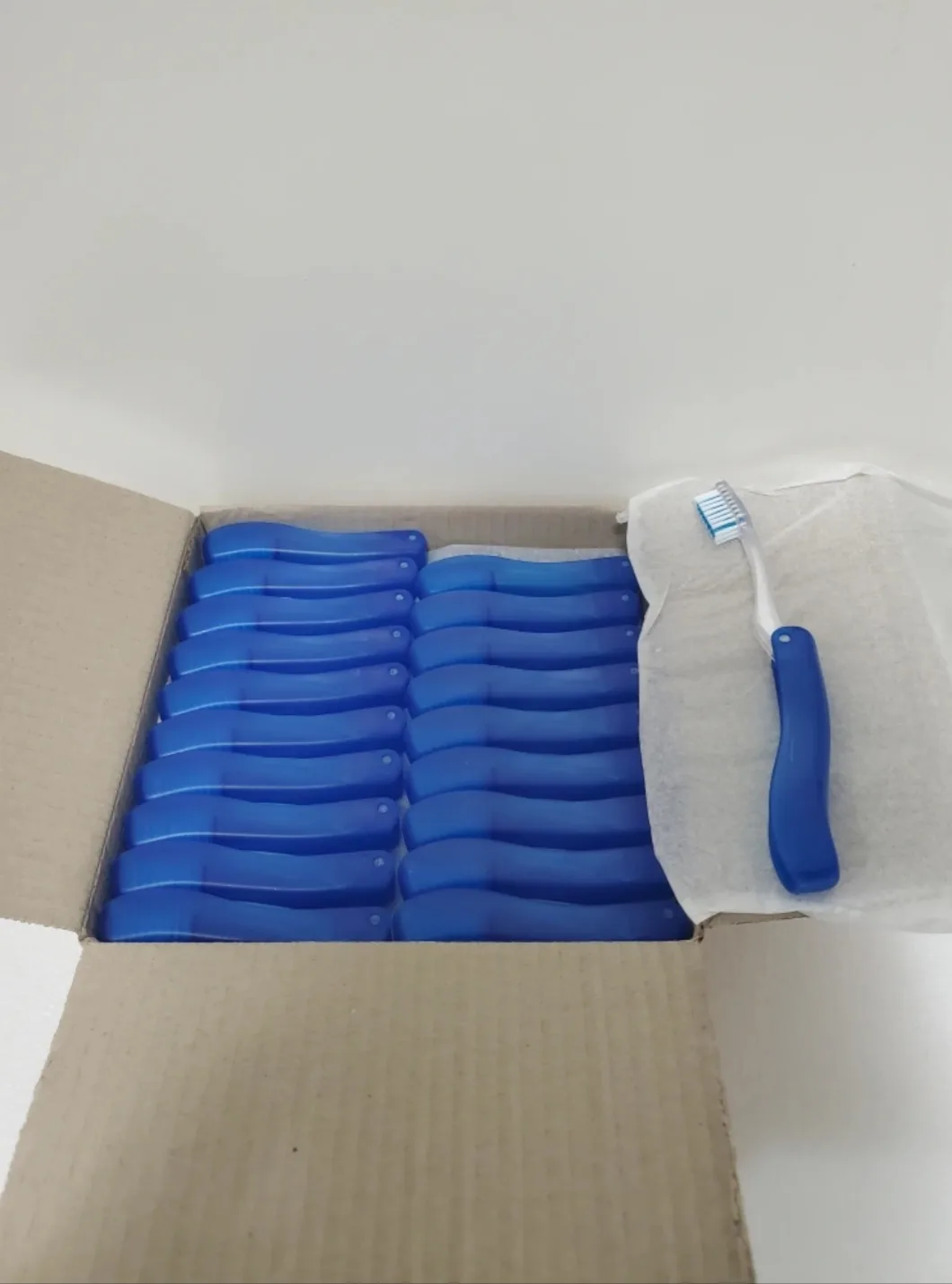 NEW Short-handled Travel Toothbrushes - Bulk thumbnail