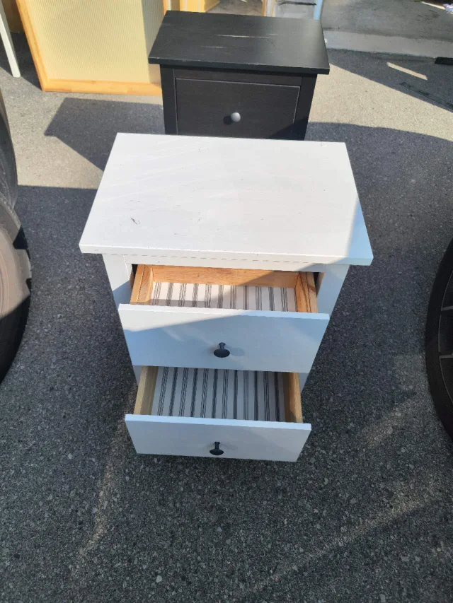 White Nightstand with Drawers image indicator(2)