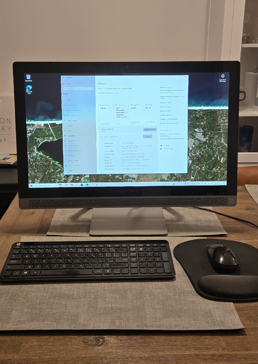HP Computer - 24 Inch Touch Screen - All-in-One