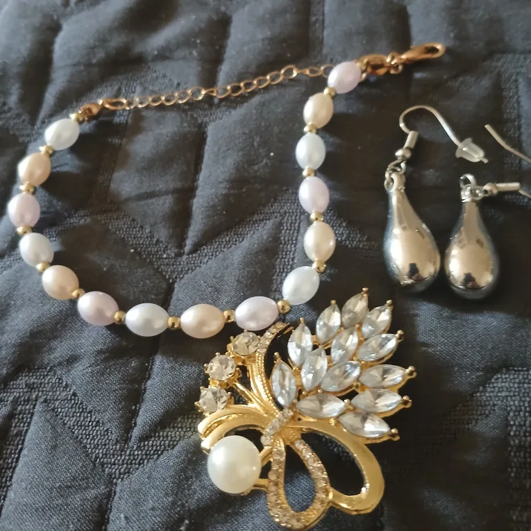Faux pearlBracelet, Earrings & Brooch Set thumbnail