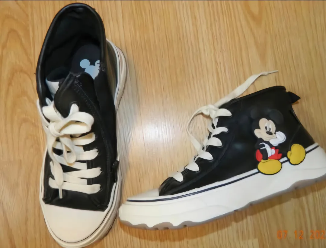 Disney Mickey Mouse Black High Top Sneakers - Size 5 thumbnail