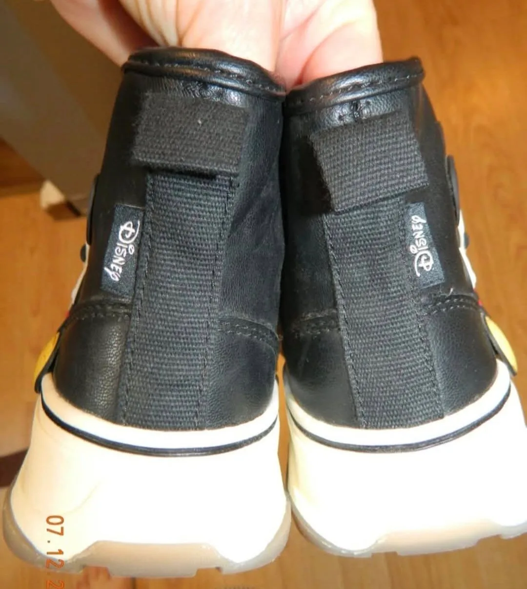 Disney Mickey Mouse Black High Top Sneakers - Size 5 image indicator(3)