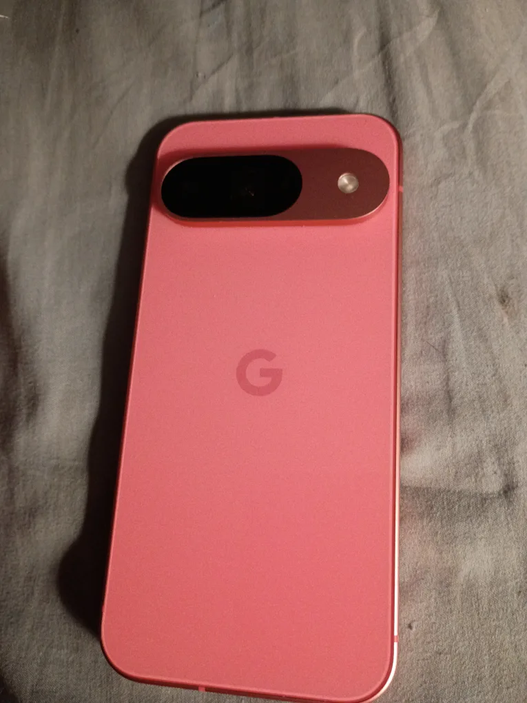 Google Pixel 9 Coral - Excellent Condition image indicator(3)