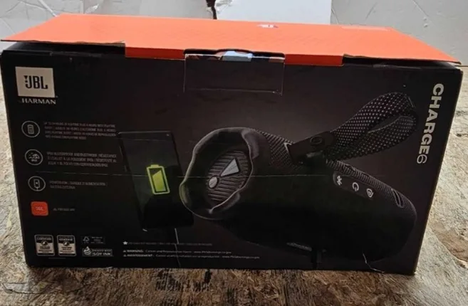 JBL Charge 3 Bluetooth Speaker - Black image indicator(6)