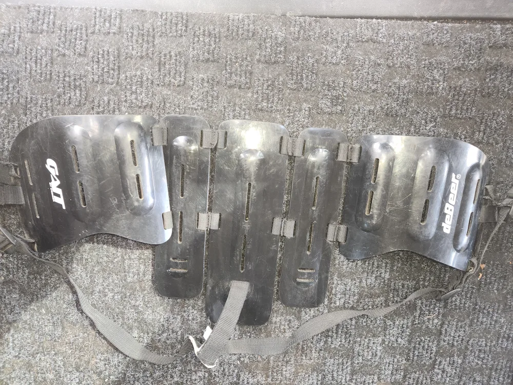 deBeer Gait Lacrosse Rib Protection image indicator(4)