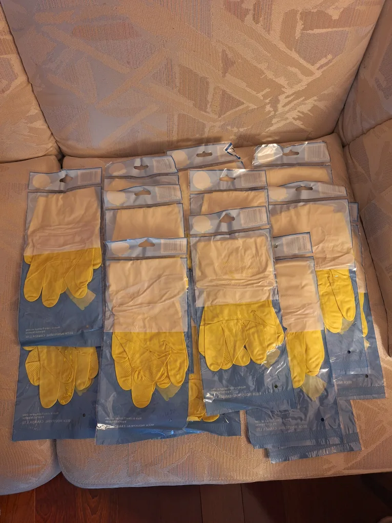 Multi purpose medium rubber gloves - 1 for $2 image indicator(2)