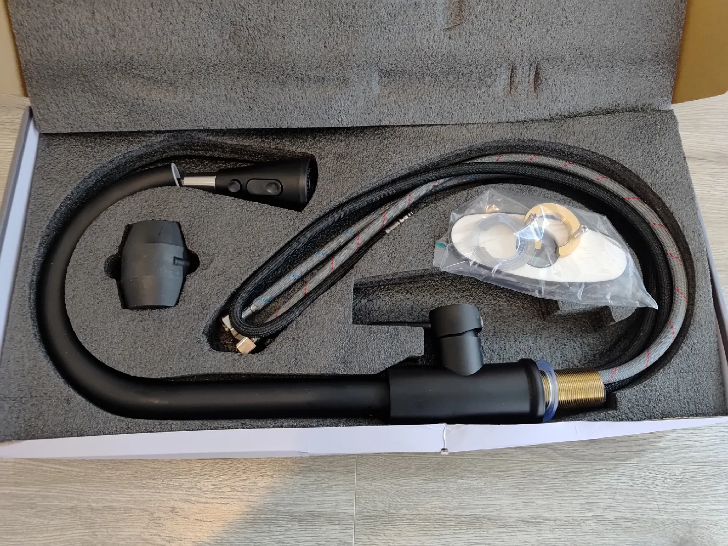 kitchen pull-out faucet thumbnail