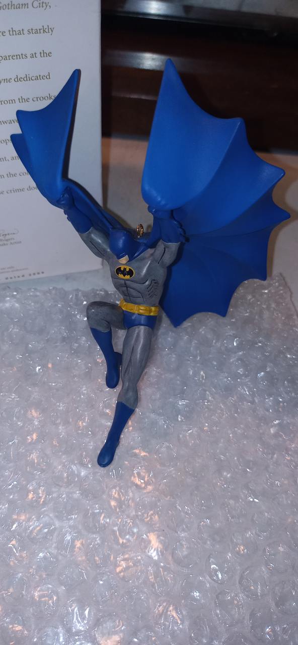 Hallmark Keepsake Descending Upon Gotham Batman Ornament - photo 4