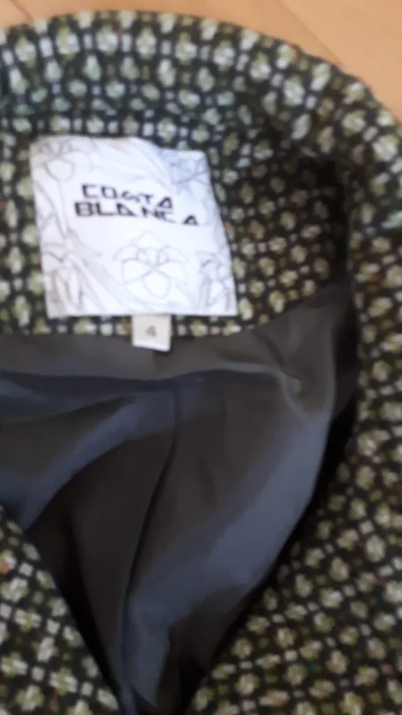 Costa Blanca Size 4 Coat image indicator(2)