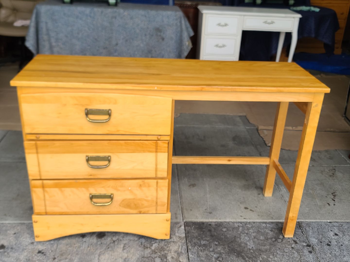 MAPLE STUDENT DESK