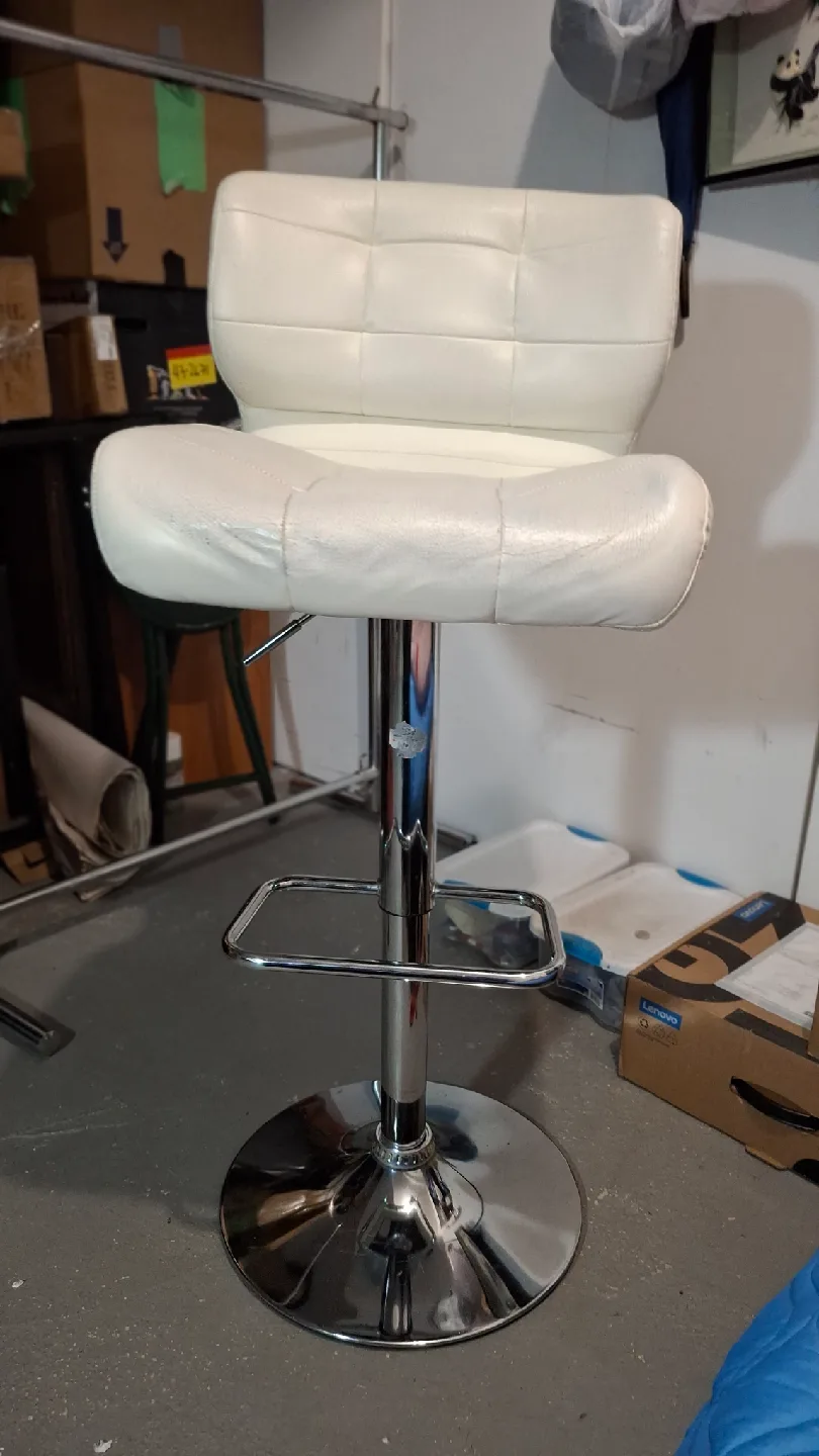 White Adjustable Height Bar Stool image indicator(5)