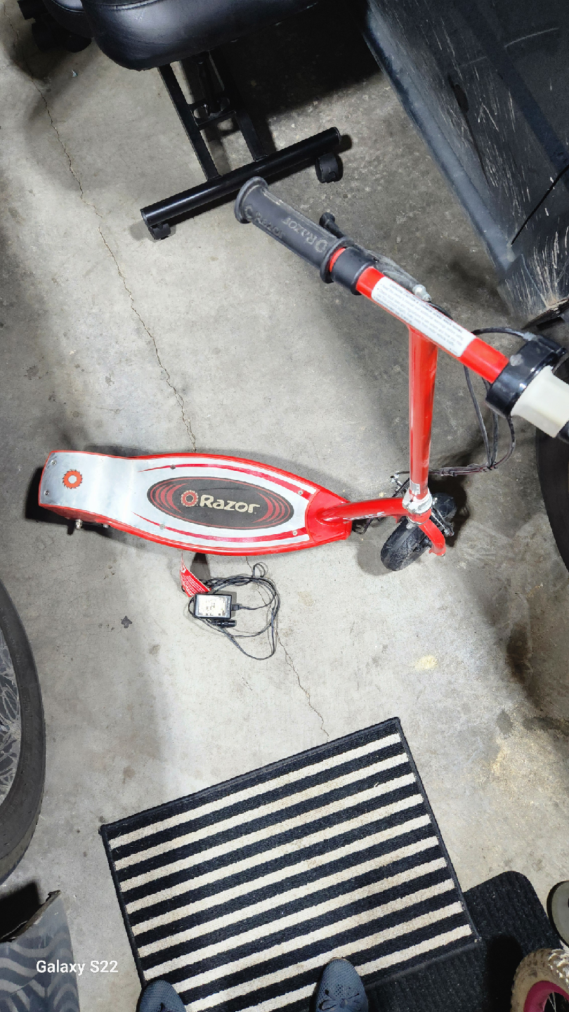 Razor Electric Scooter - Red and Silver - photo 5