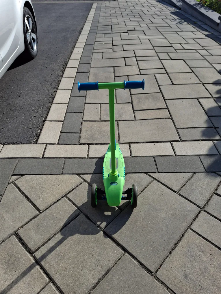 Little Tikes Scooter - Green & Blue image indicator(2)