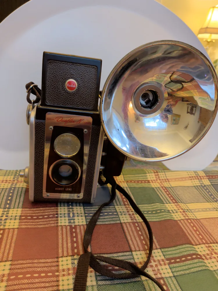Kodak Duaflex IV Camera with Flasholder thumbnail