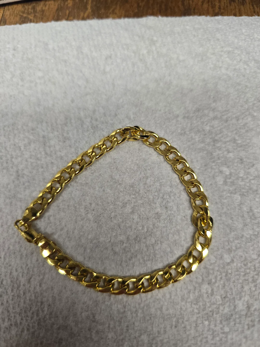 Not real Gold Chain Bracelet thumbnail