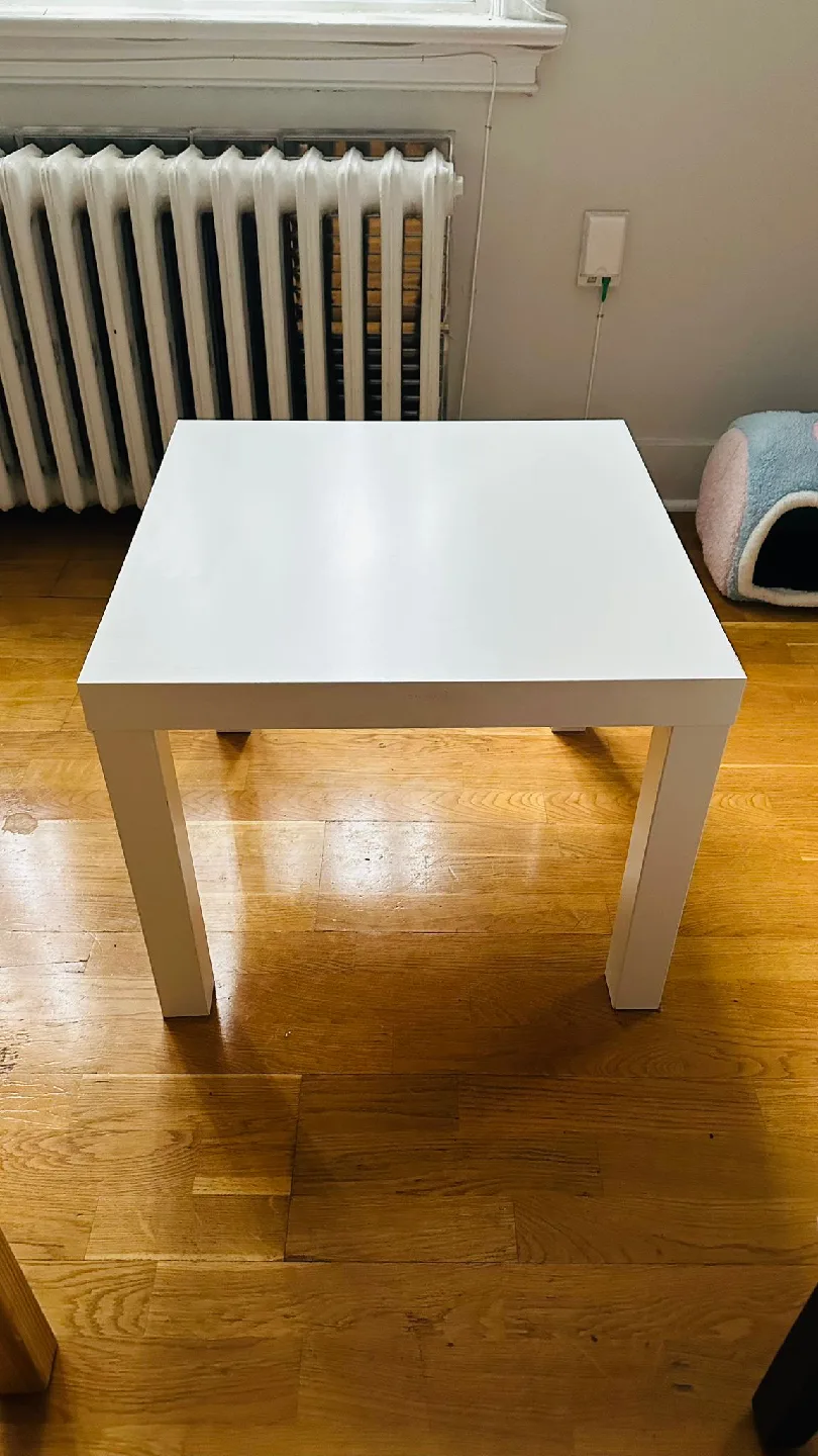 White Square Table thumbnail
