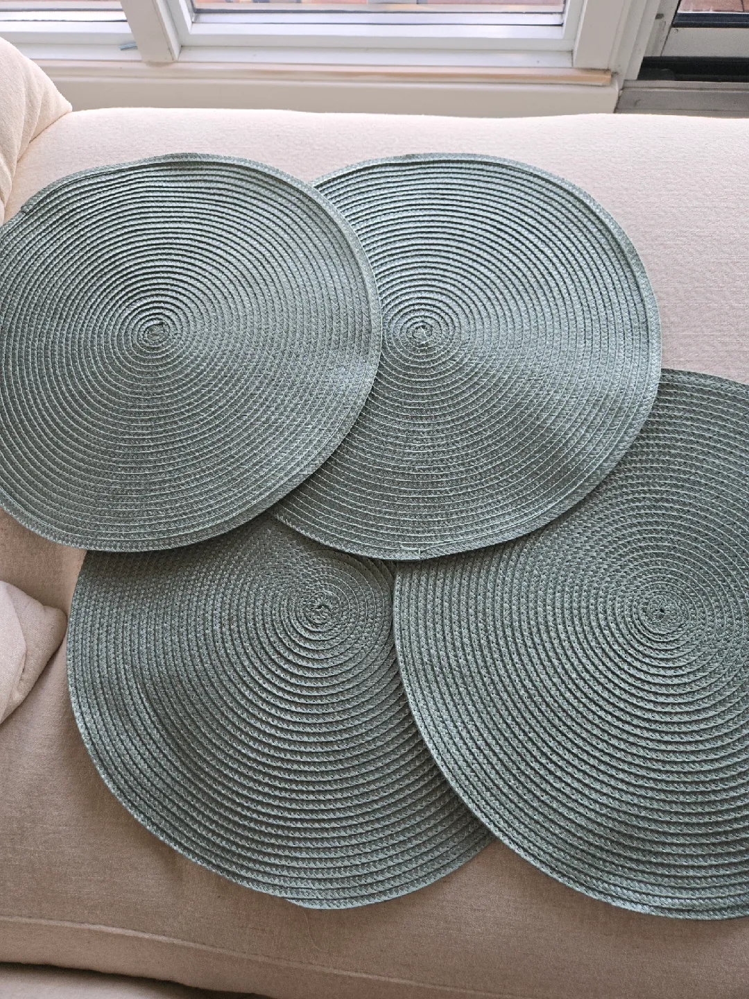 Round Woven Placemats - Set of 4 image indicator(2)