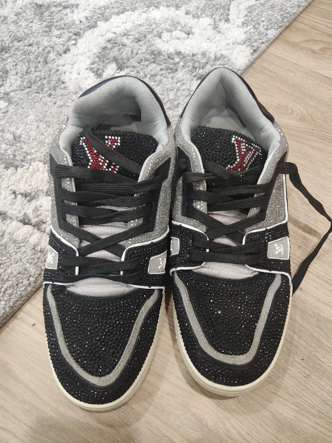 Louis Vuitton #54 Sneakers.Size 7 image indicator(2)