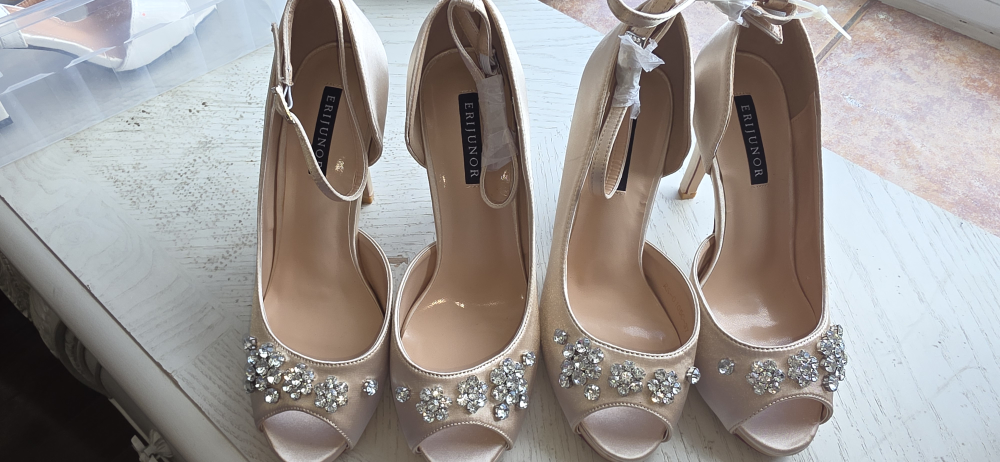 Erijunor Champagne Heels, Size 6.5 and 9 - photo 5