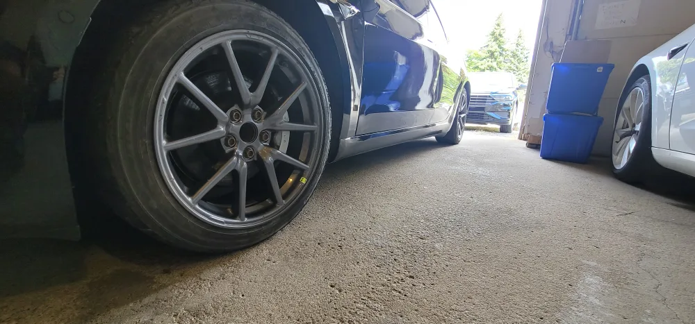 Black Tesla Model 3 image indicator(8)